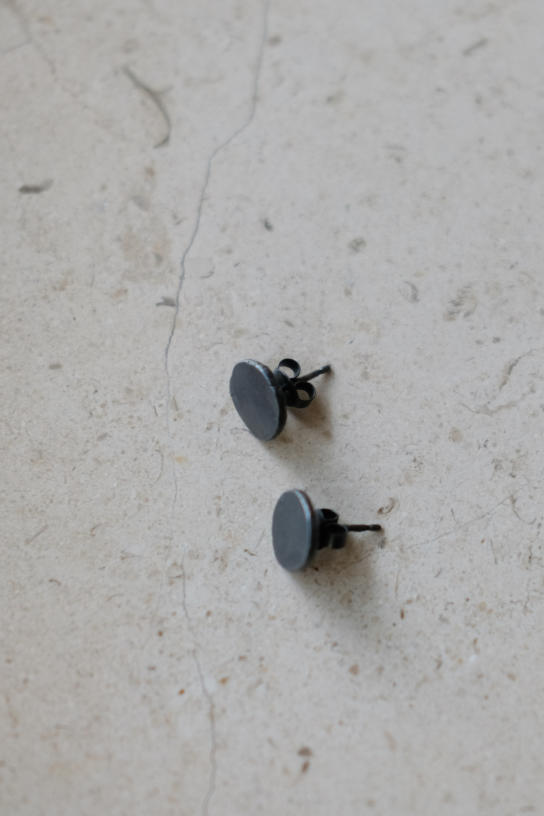 martine viergever moon earring silver oxidised small